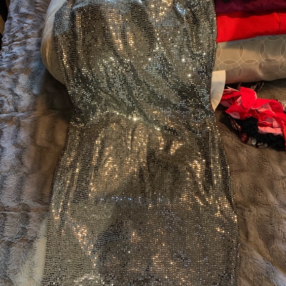 Going out dress - Picture 2 of 2